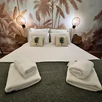 Le Palmae, Cosy&chic - Centre Historique Appartement Hyères